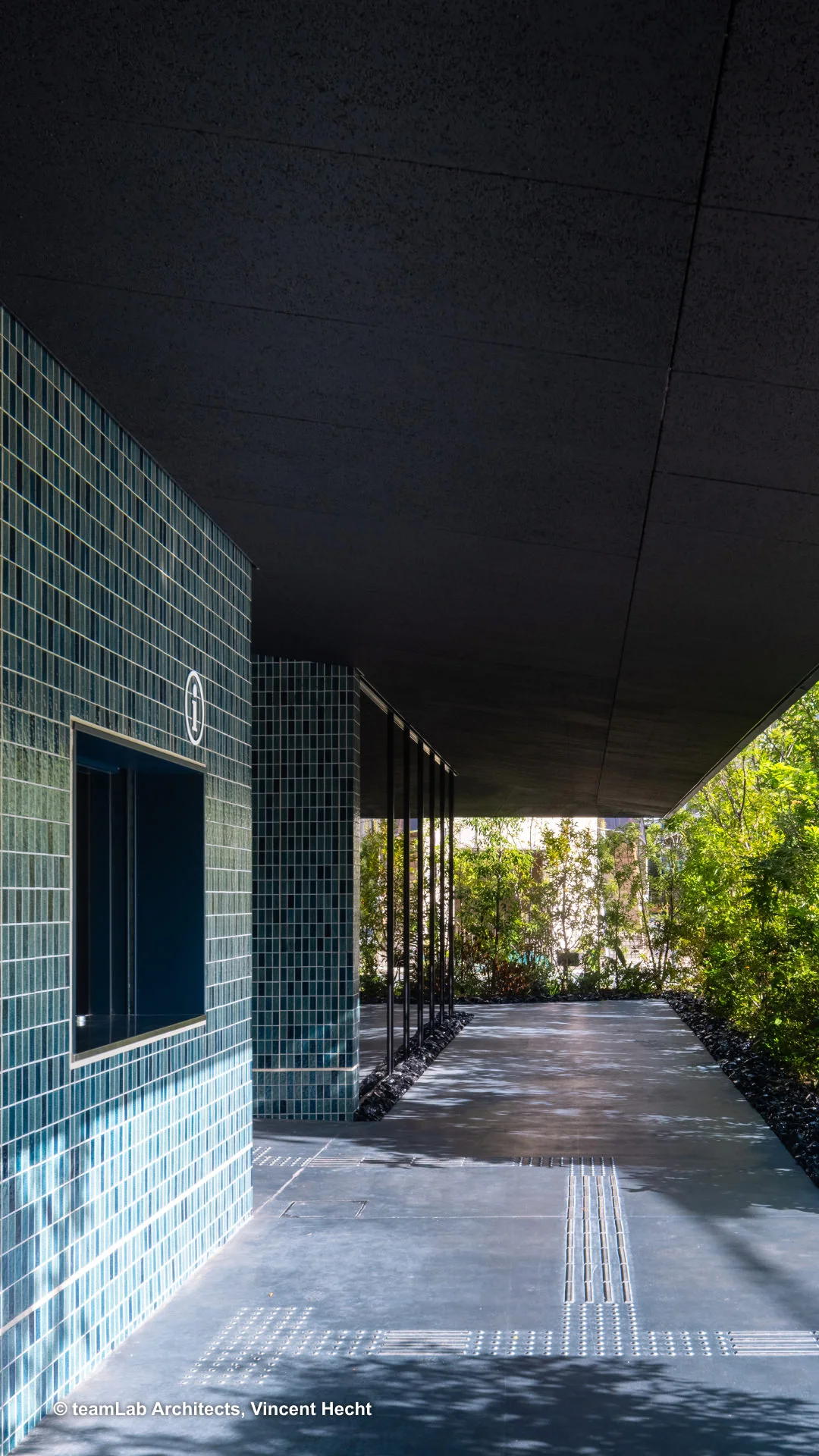 浮遊画像1（一番下）